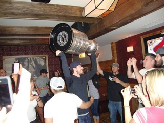 Illustration for article titled Blackhawks Celebrate Cup Win With 8AM Trip To Chicago Bar (MORE UPDATES)